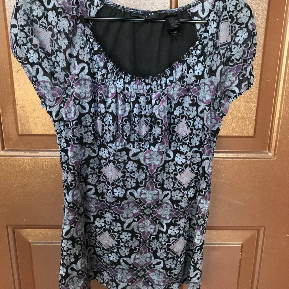 Super cute top for spring!